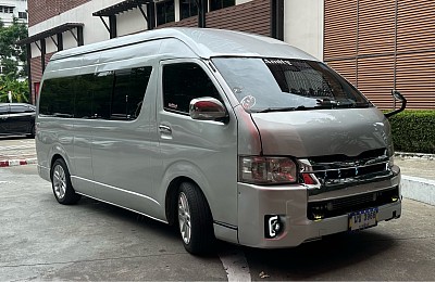 รถตู้เช่าพร้อมคนขับ